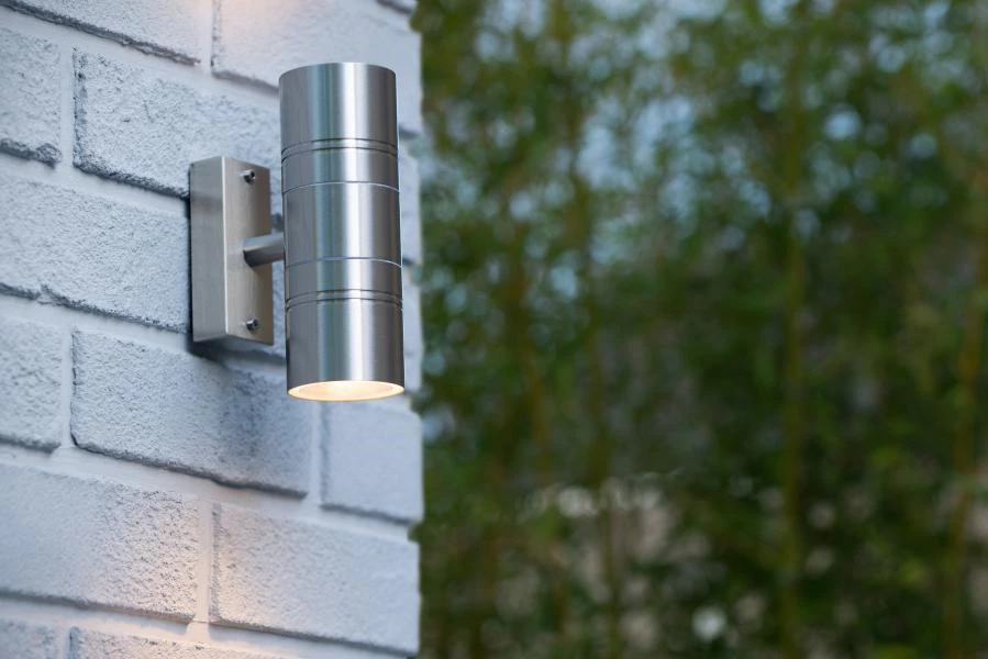 Lucide ARNE-LED - Wall light Indoor/Outdoor - Ø 6,3 cm - LED - GU10 - 2x5W 2700K - IP44 - Satin Chrome - atmosphere 2